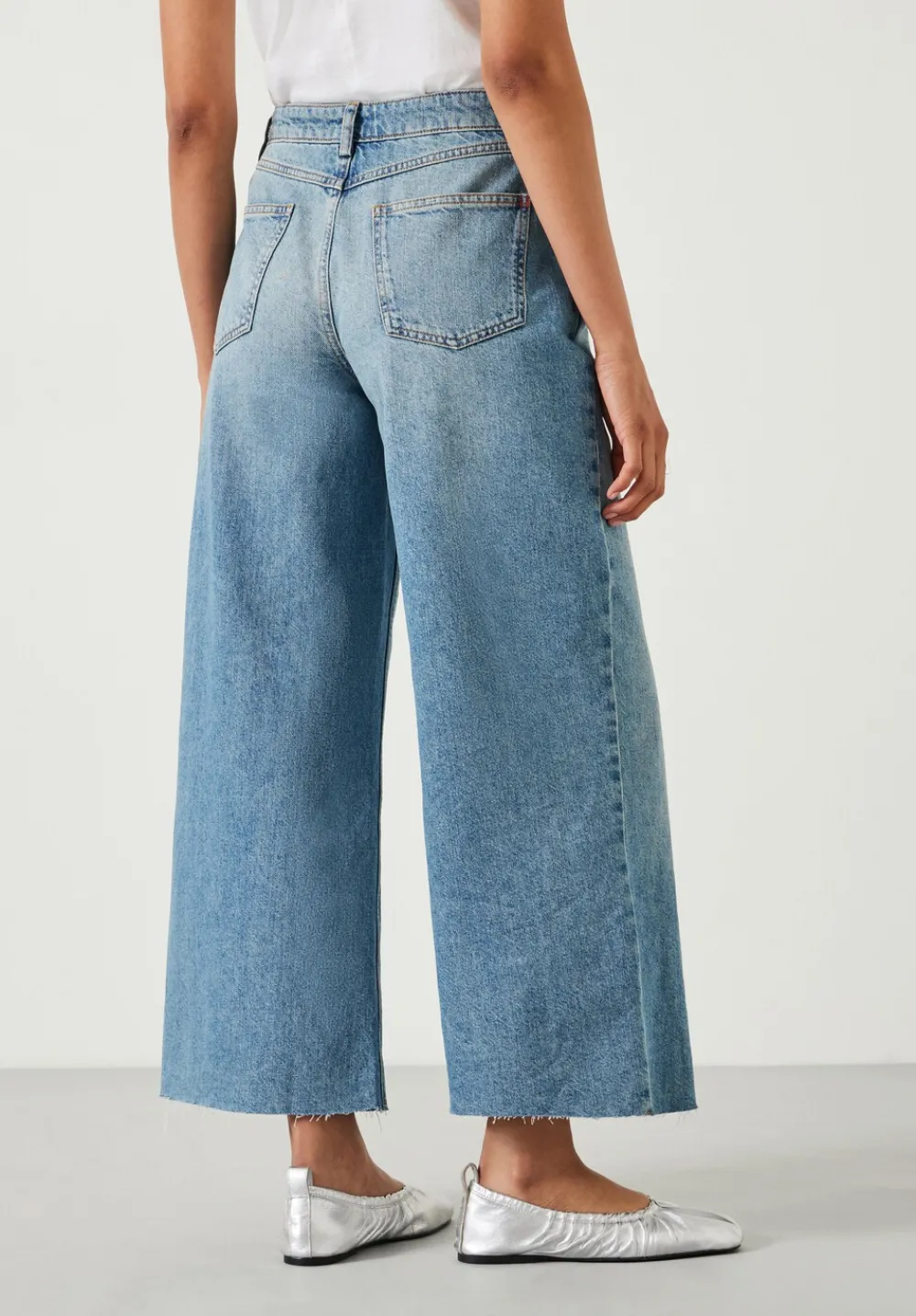 hush Jeans|Abi Cropped Wide Leg Jeans Mid Authentic