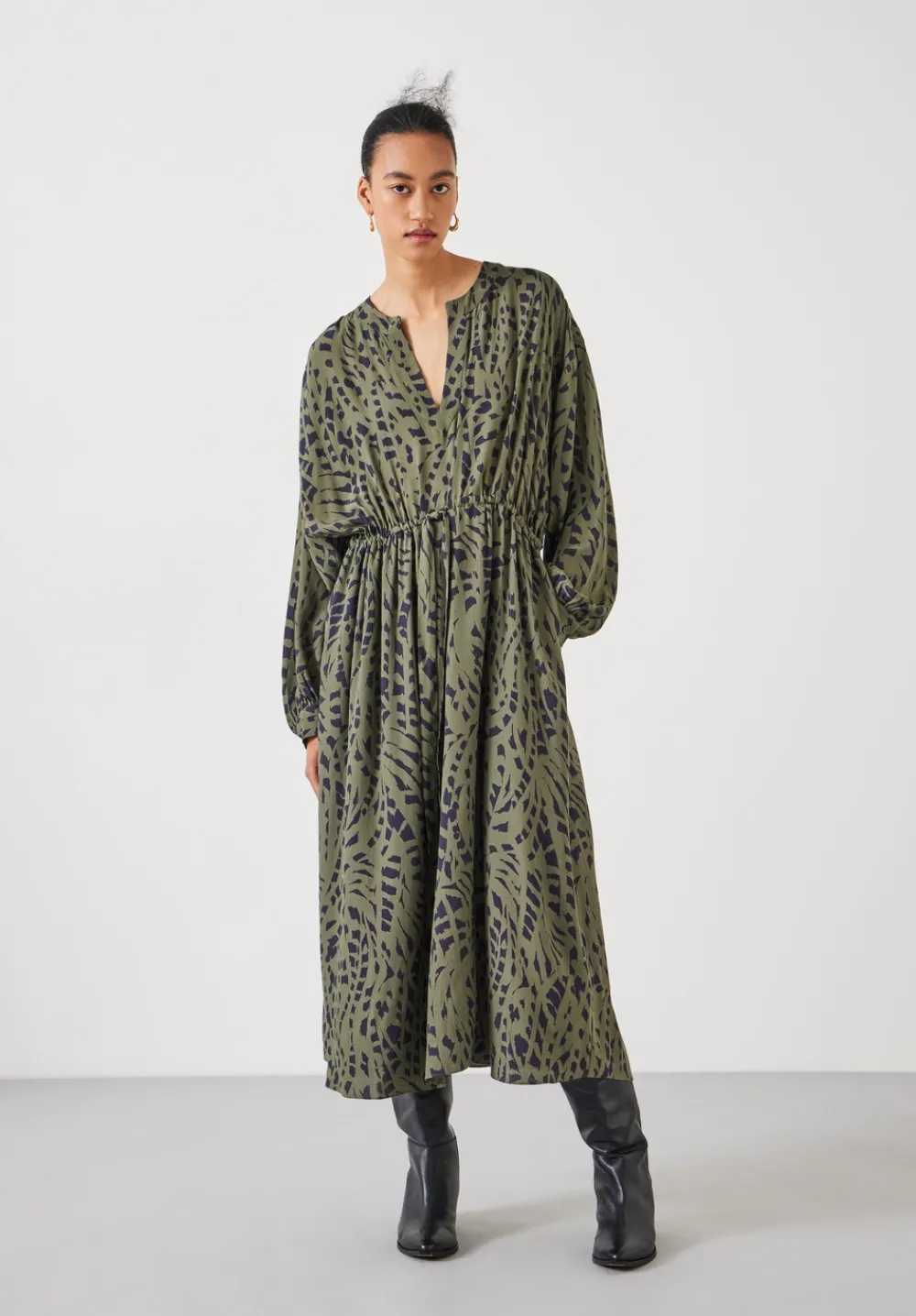 hush Dresses|Aimee Oversized Maxi Dress Khaki Mark