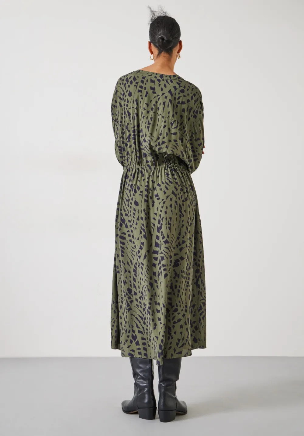 hush Dresses|Aimee Oversized Maxi Dress Khaki Mark