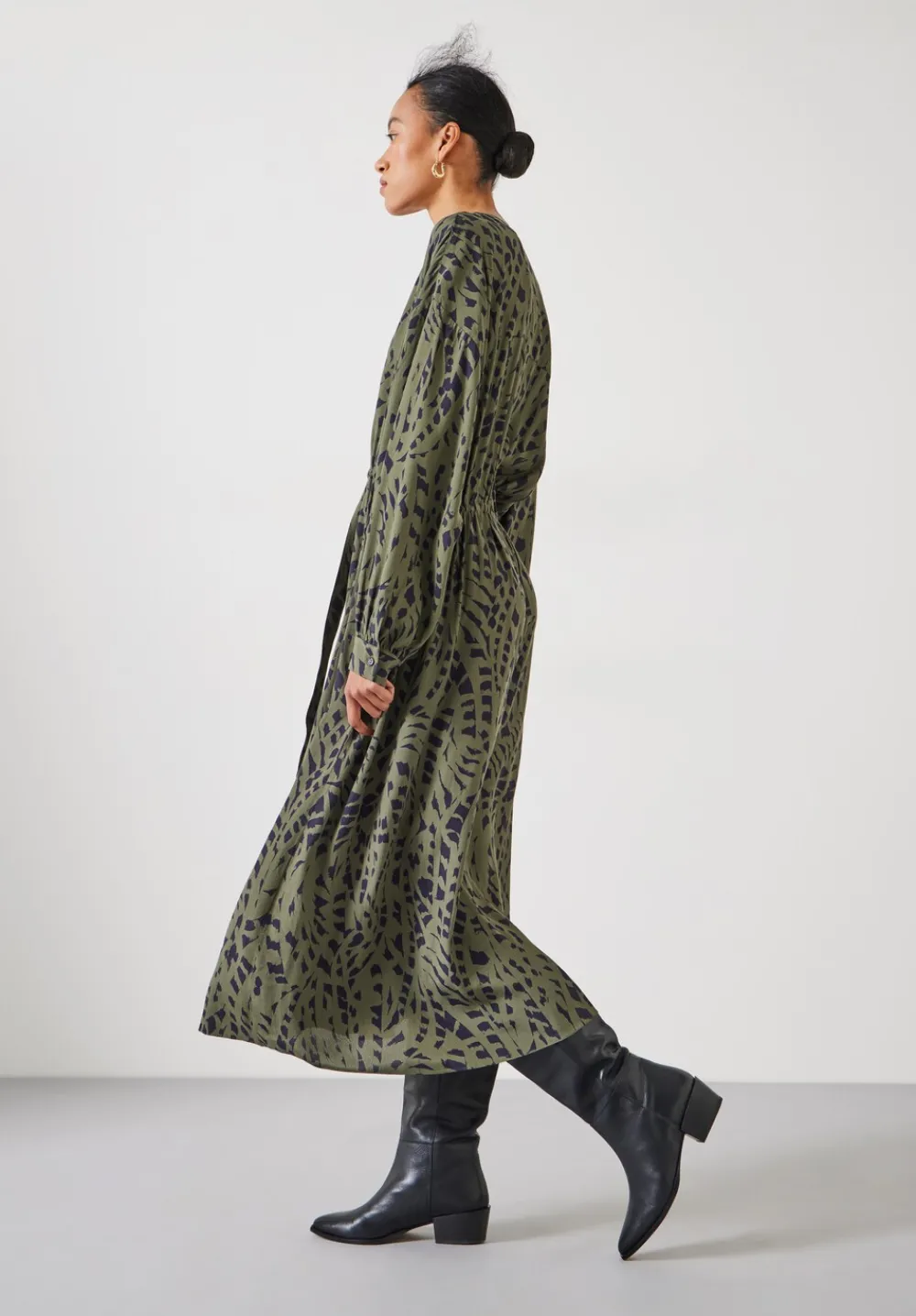 hush Dresses|Aimee Oversized Maxi Dress Khaki Mark