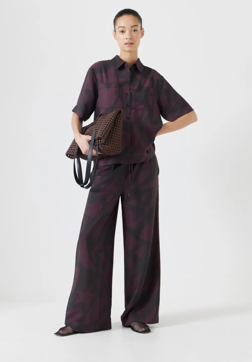 hush Tops & T-Shirts|Shirts & Blouses|Air Flow Short Sleeve Collared Shirt Purple/Brown Abstract Shapes