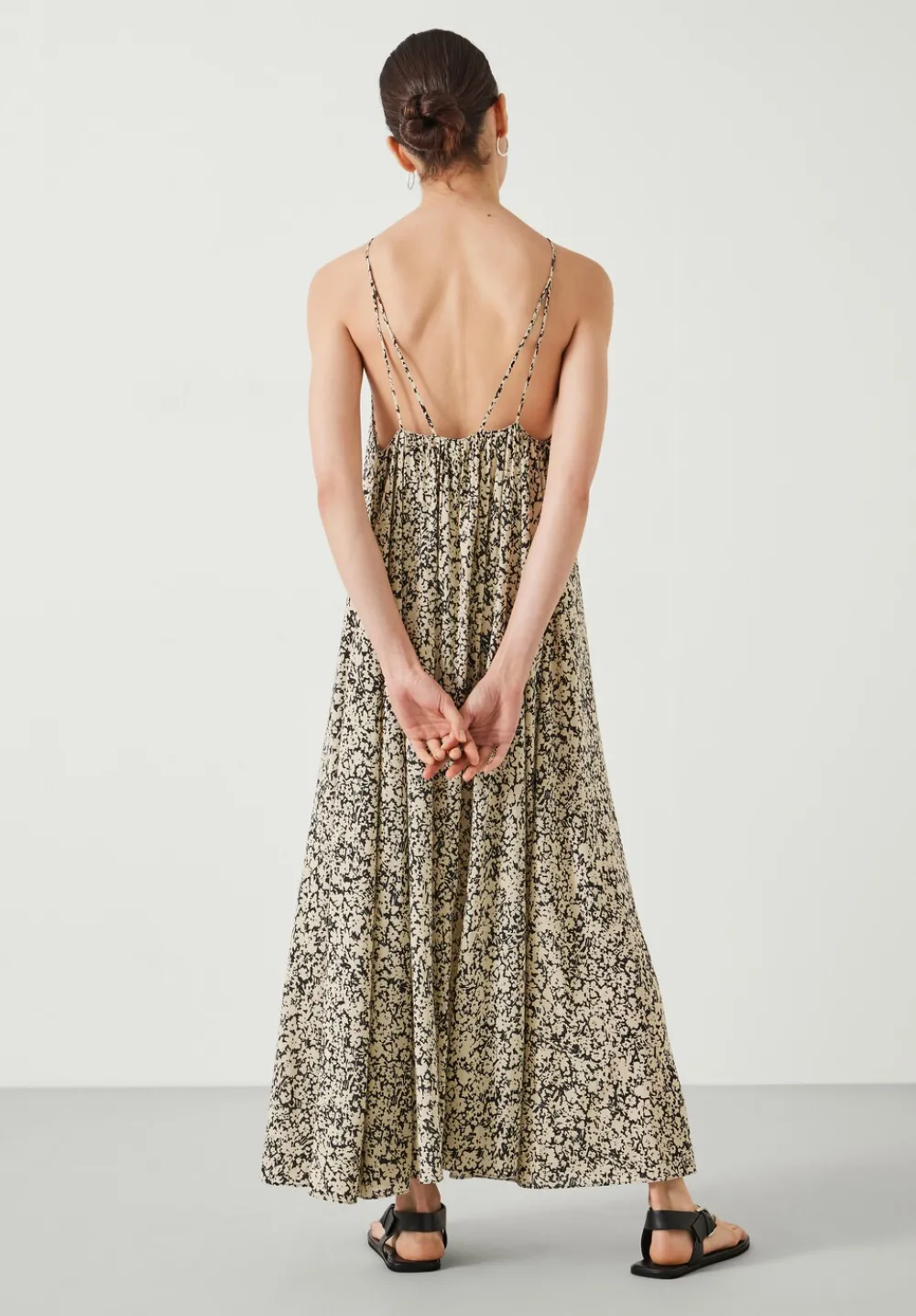 hush Dresses|Aja Gathered Maxi Dress Silhouette Floral Neutral