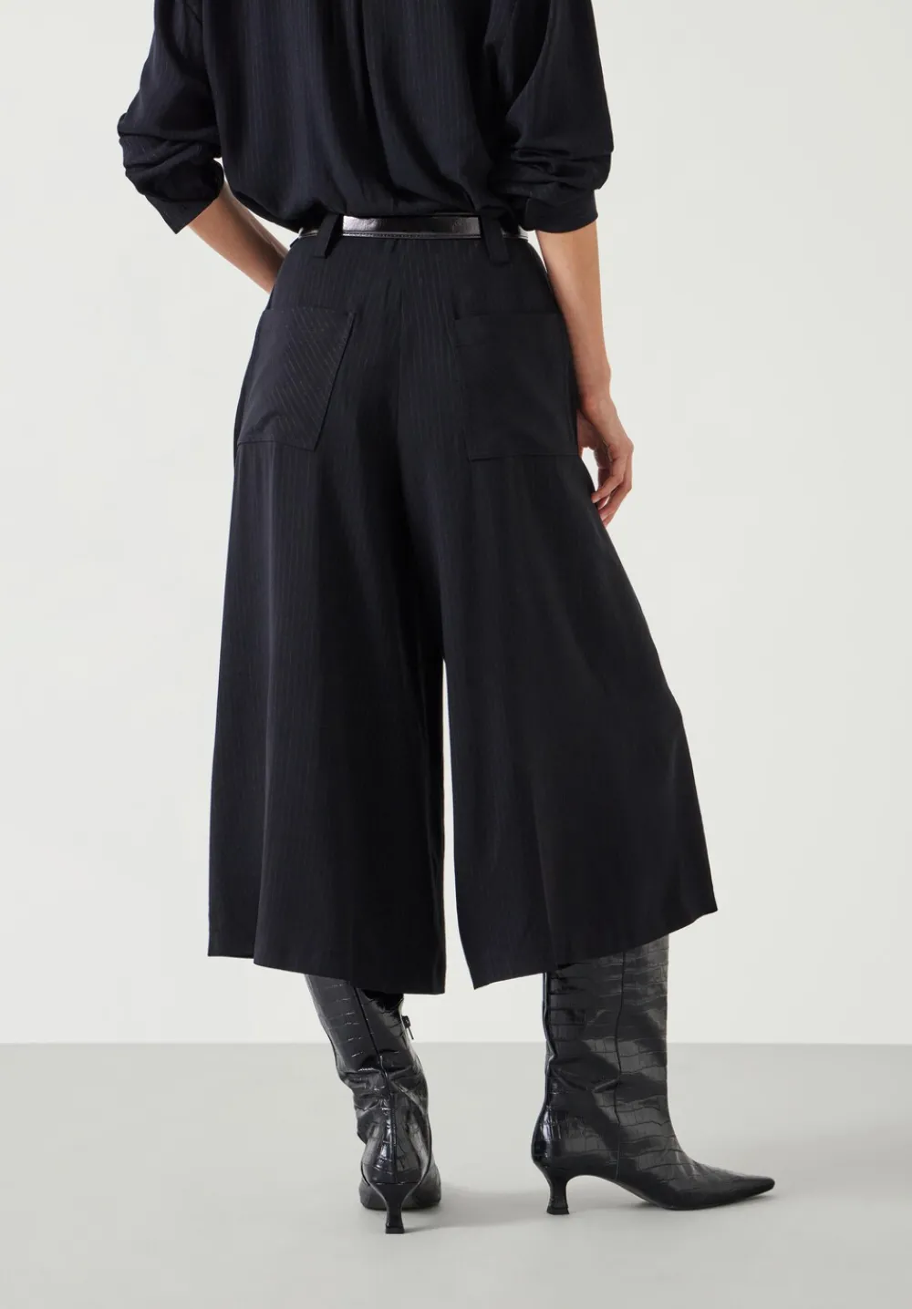 hush Trousers|Akira Pinstripe Culotte Washed Black
