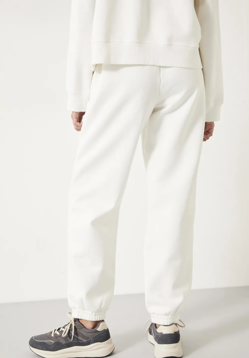 hush Joggers & Leggings|Alyna Relaxed Washed Joggers Off White