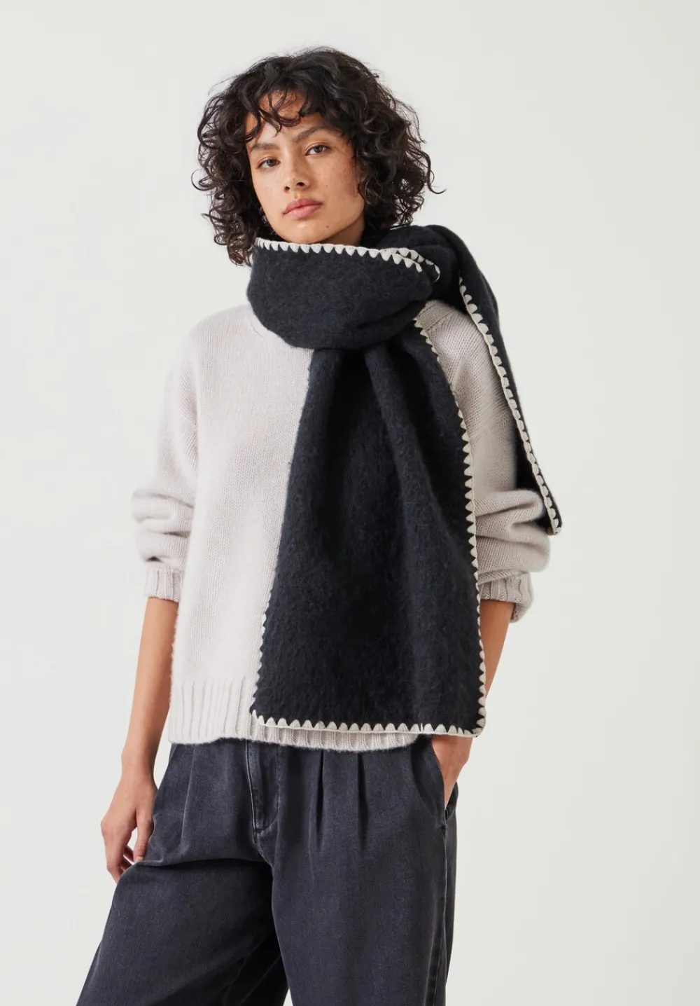 hush Scarves|Blanket Stitch Scarf Black/Cream