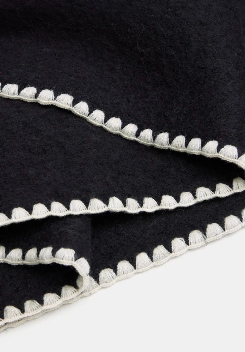 hush Scarves|Blanket Stitch Scarf Black/Cream