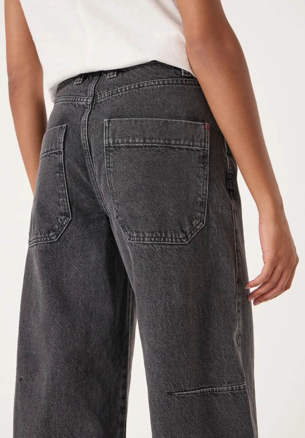 hush Jeans|Bree Horseshoe Barrel Leg Jeans Washed BlackWashed Black