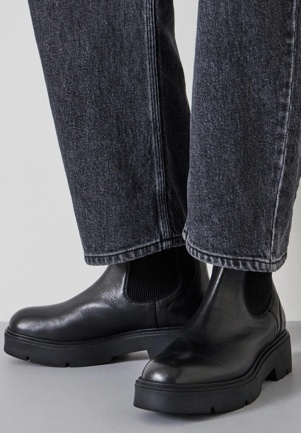 hush Boots|Chunky Leather Chelsea Boots Black