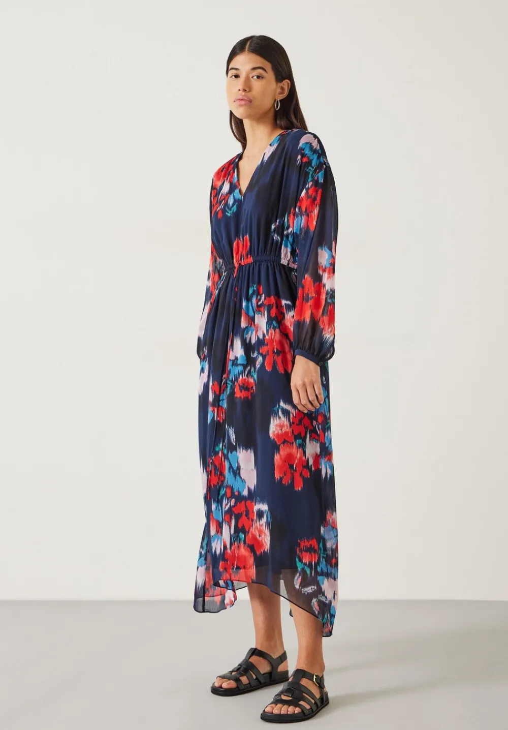 hush Dresses|Clarette Chiffon Maxi Dress Blurred Floral Black