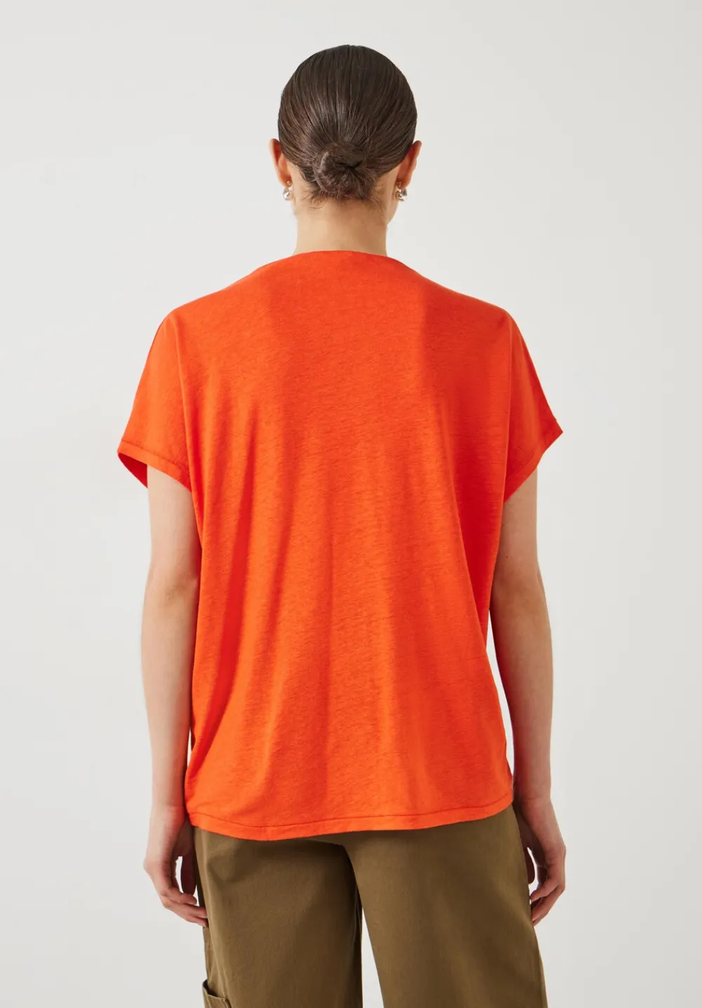 hush Tops & T-Shirts|Danny Linen V-Neck T-Shirt Red