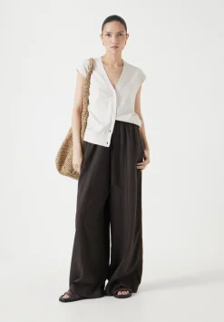 hush Tops & T-Shirts|Jumpers & Cardigans|Fine Knit Button Front Vest Top Off White
