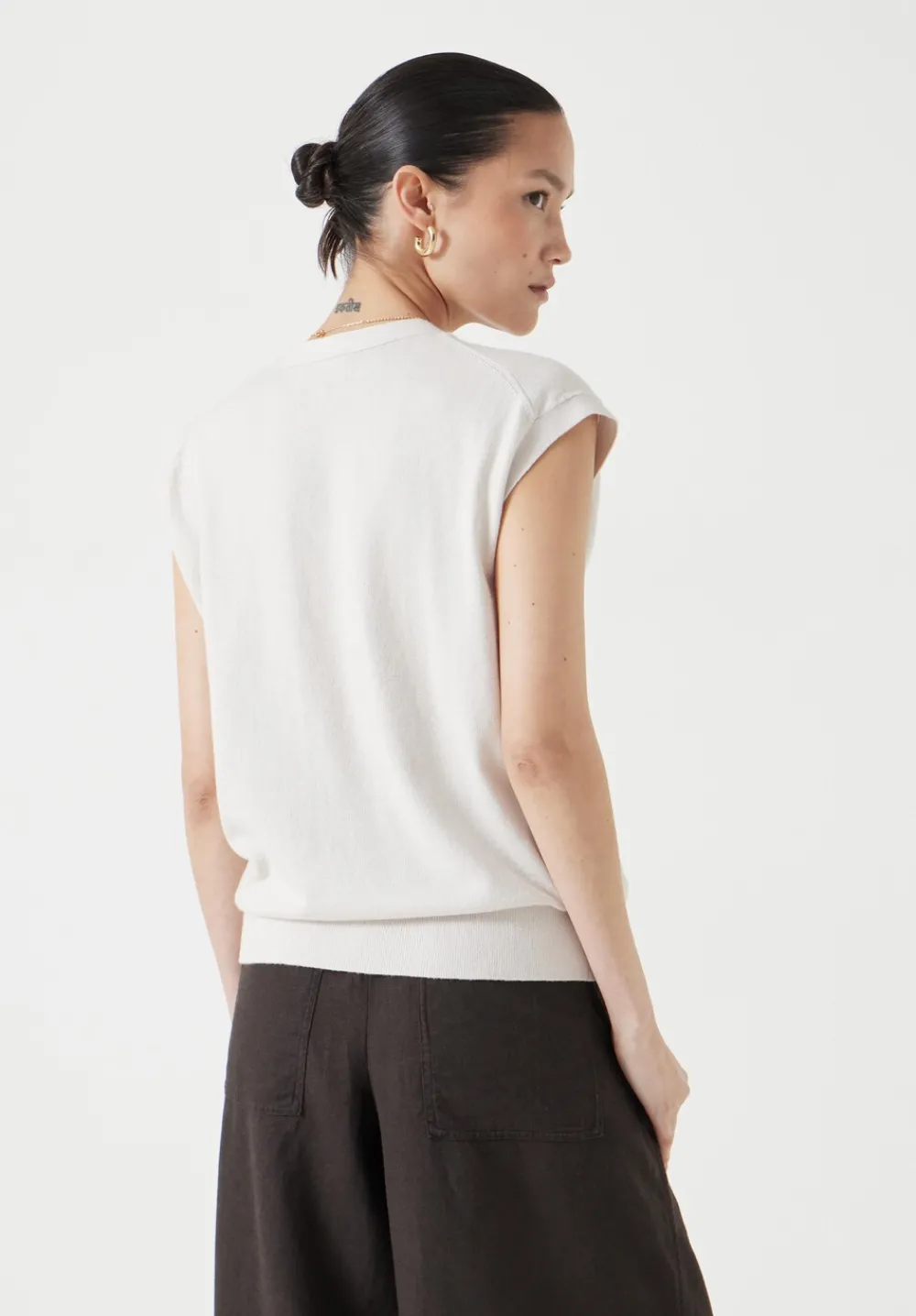 hush Tops & T-Shirts|Jumpers & Cardigans|Fine Knit Button Front Vest Top Off White