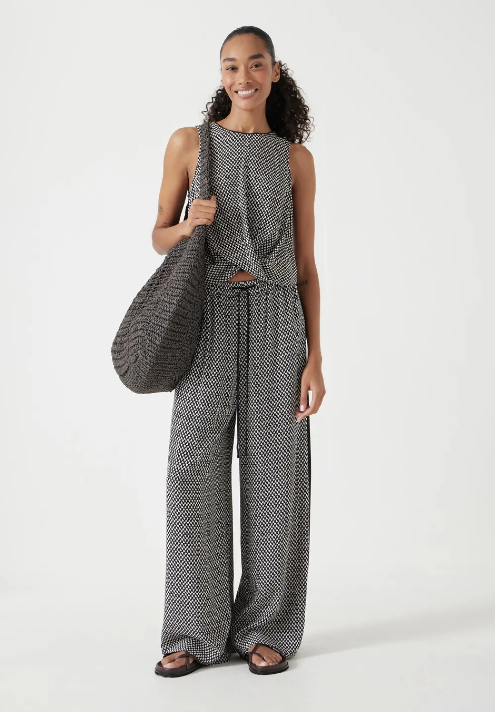 hush Tops & T-Shirts|Front Knot Crop Top Triangles Black