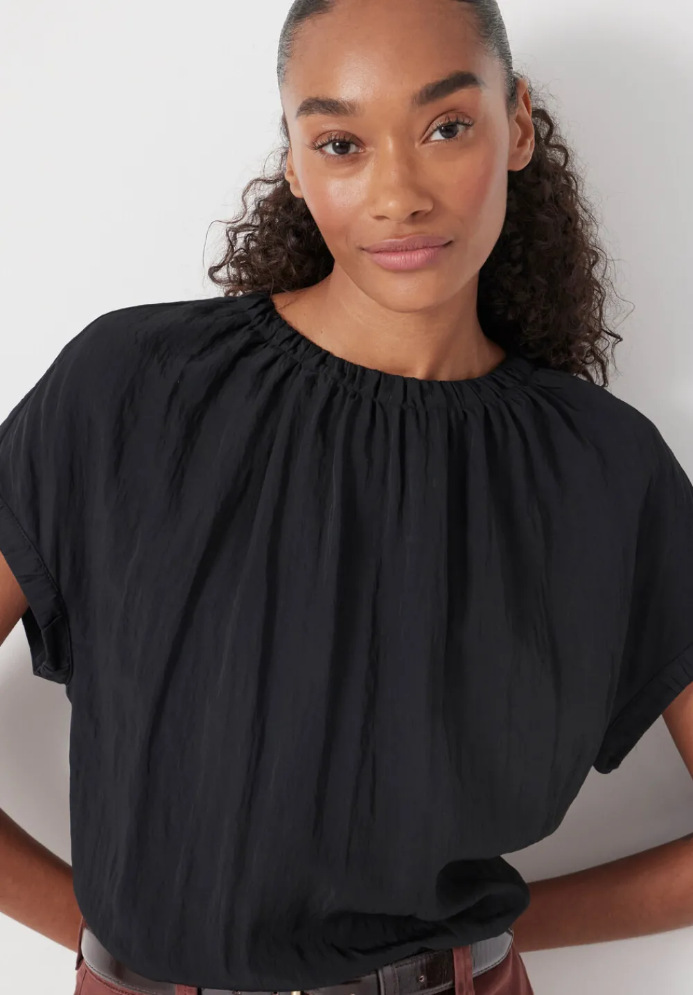 hush Tops & T-Shirts|Shirts & Blouses|Gathered Crew Neck Detail Top Black