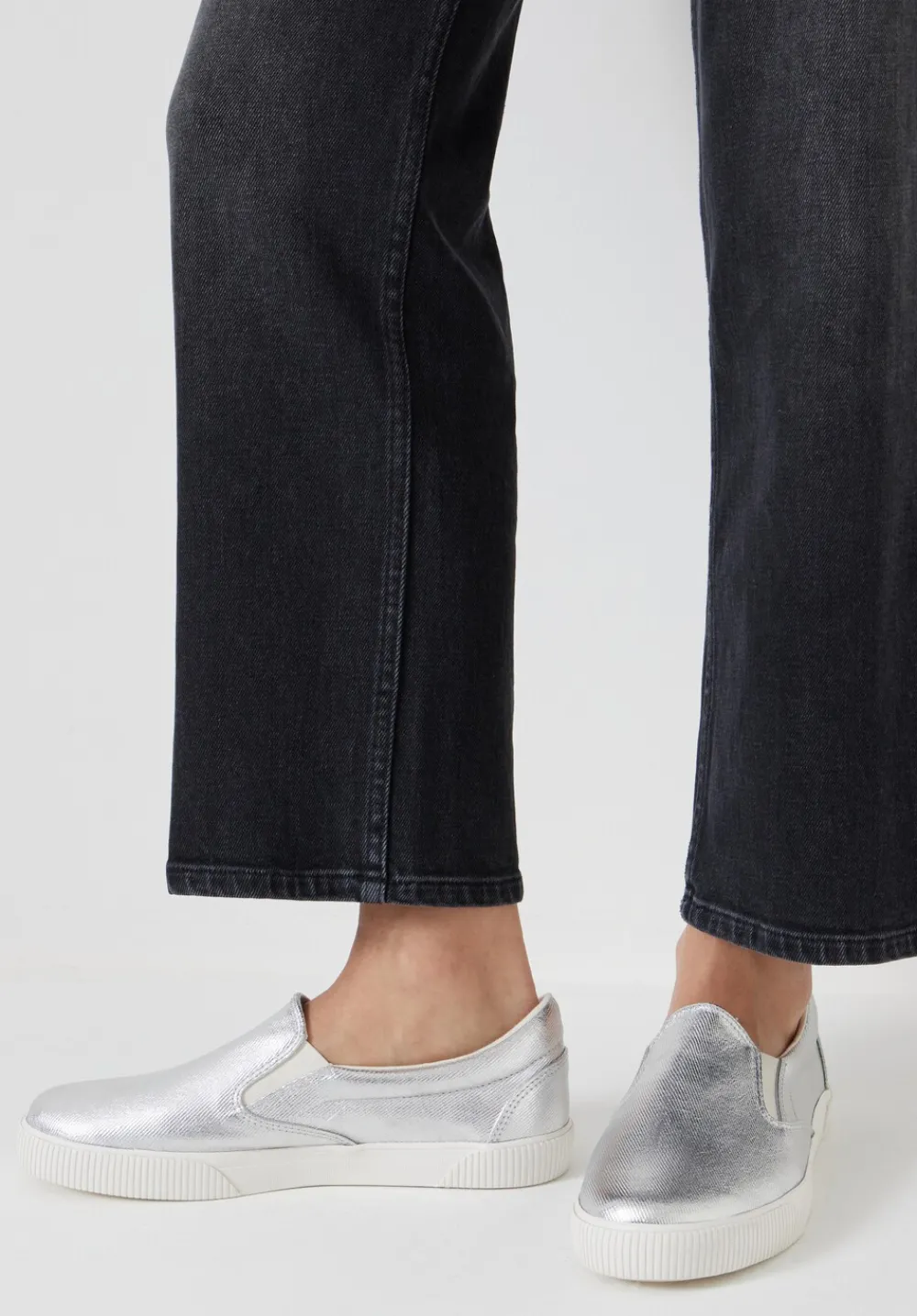 hush Trainers|Flats|Gili Slip On Trainers Silver
