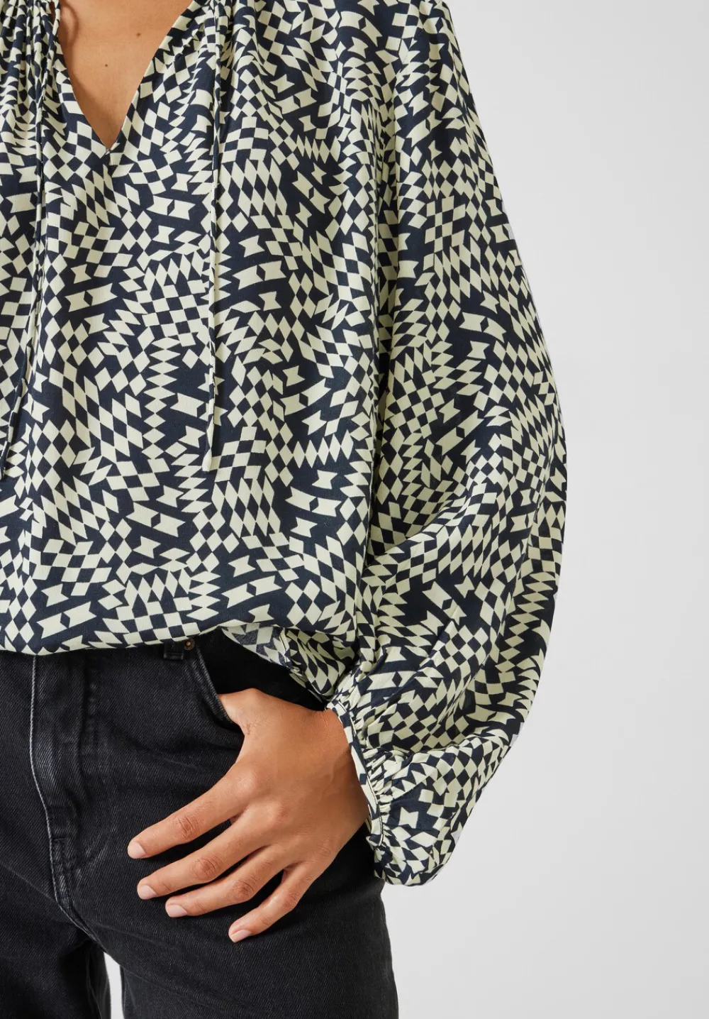 hush Shirts & Blouses|Hartley Gathered Sleeve Printed Top Mini Geo Black