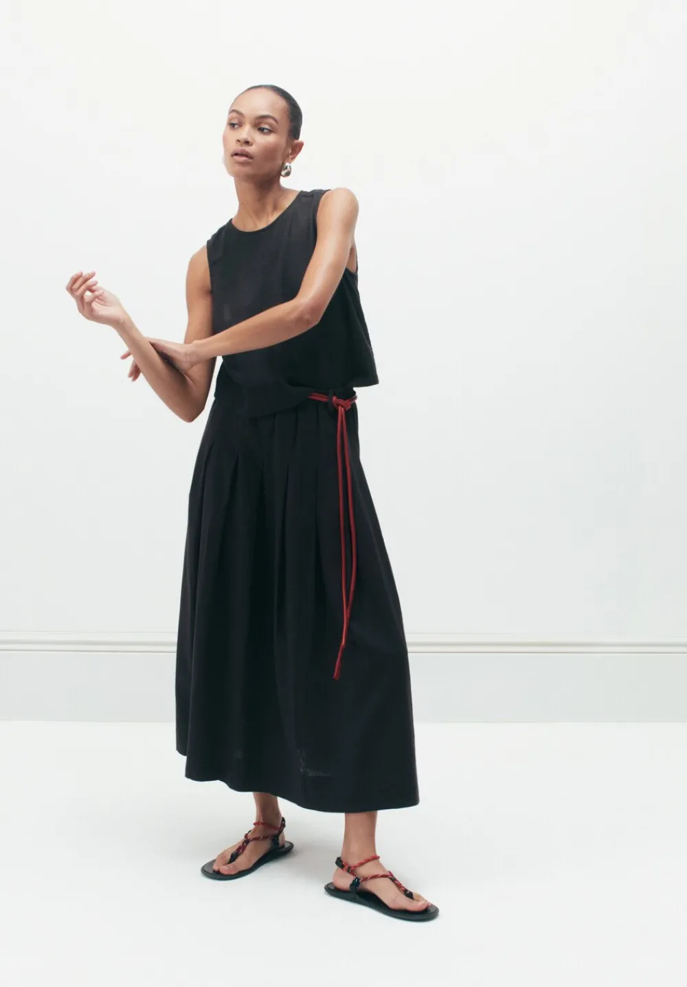 hush Skirts|Ivy Pleated Linen Blend Midi Skirt Washed Black
