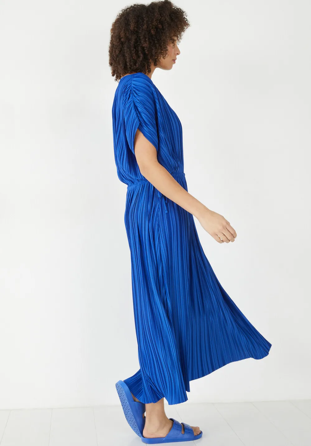 hush Dresses|Jodie Plisse Midi Dress Bright Blue
