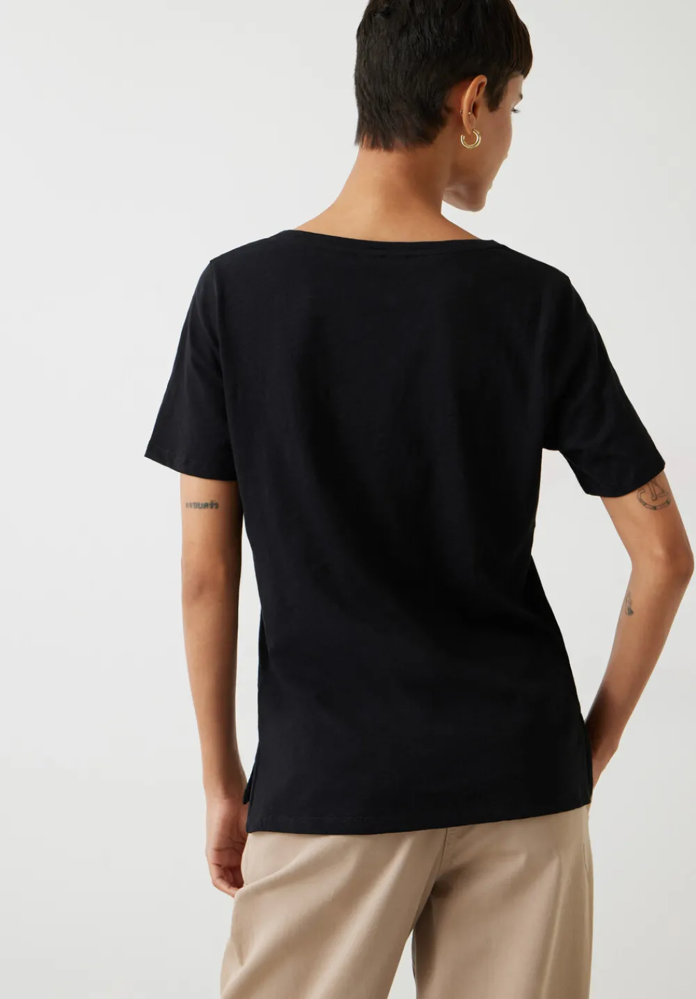 hush Tops & T-Shirts|Kali Cotton Slub V-Neck T-Shirt Black