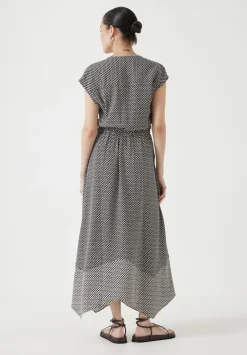 hush Dresses|Klara Relaxed Maxi Dress Triangles Black