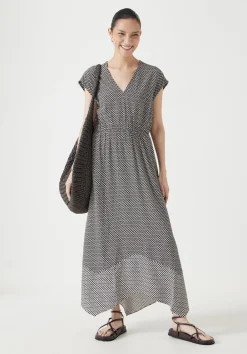 hush Dresses|Klara Relaxed Maxi Dress Triangles Black