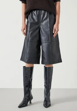 hush Shorts|Trousers|Leather Bermuda Short Black