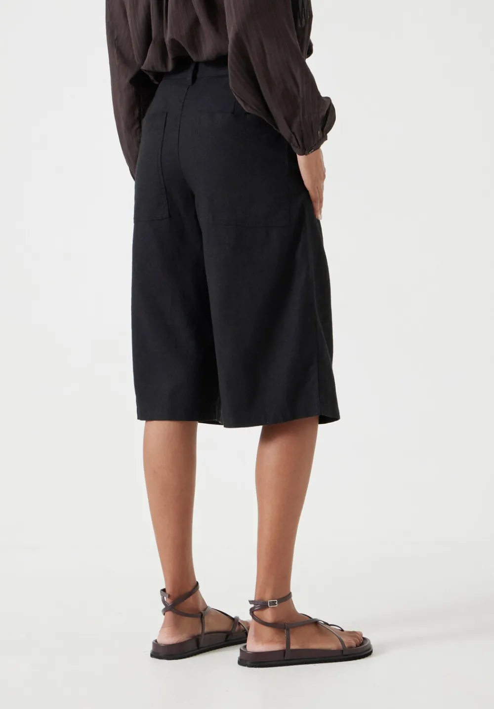 hush Shorts|Linen Blend Lya Bermuda Shorts Washed Black
