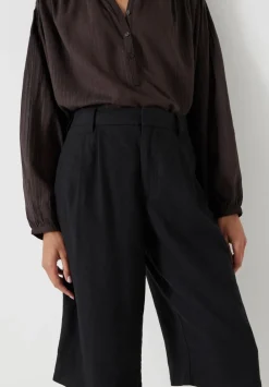 hush Shorts|Linen Blend Lya Bermuda Shorts Washed Black