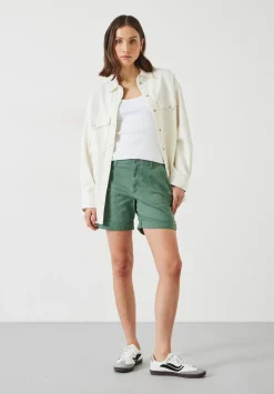 hush Shorts|Long Chino Shorts Washed Green