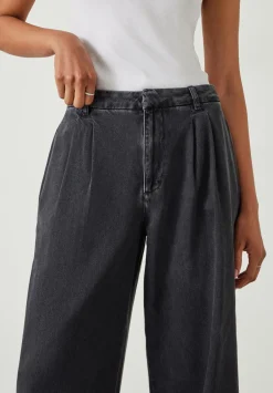 hush Jeans|Lya Pleated Wide Leg Jeans Washed Black
