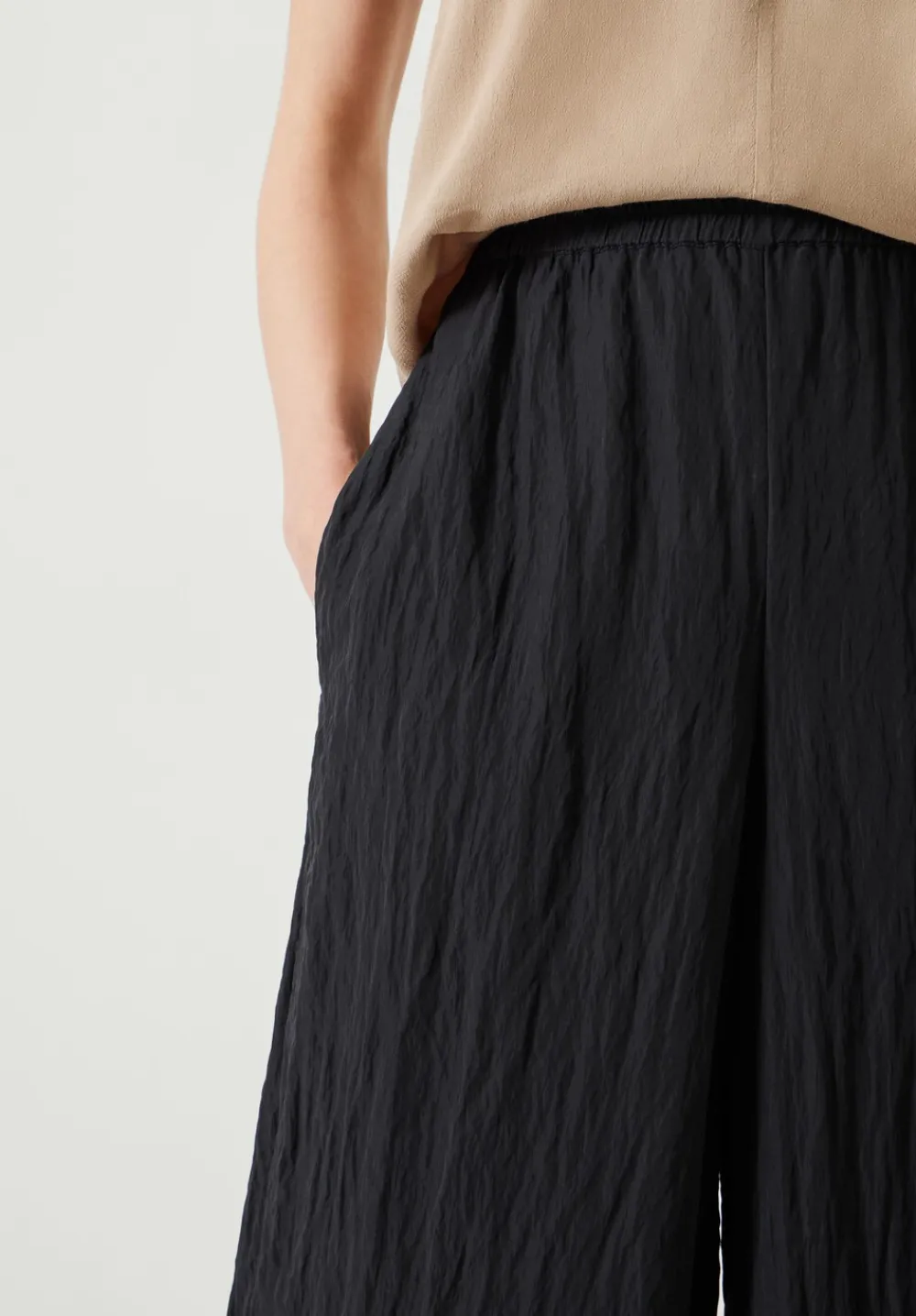 hush Trousers|Mabel Fluid Wide Leg Crinkle Trousers Black