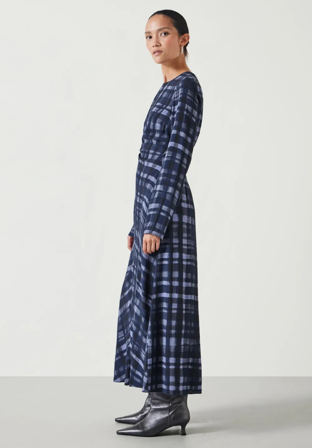 hush Dresses|Myrah Midi Dress Painted Check Navy