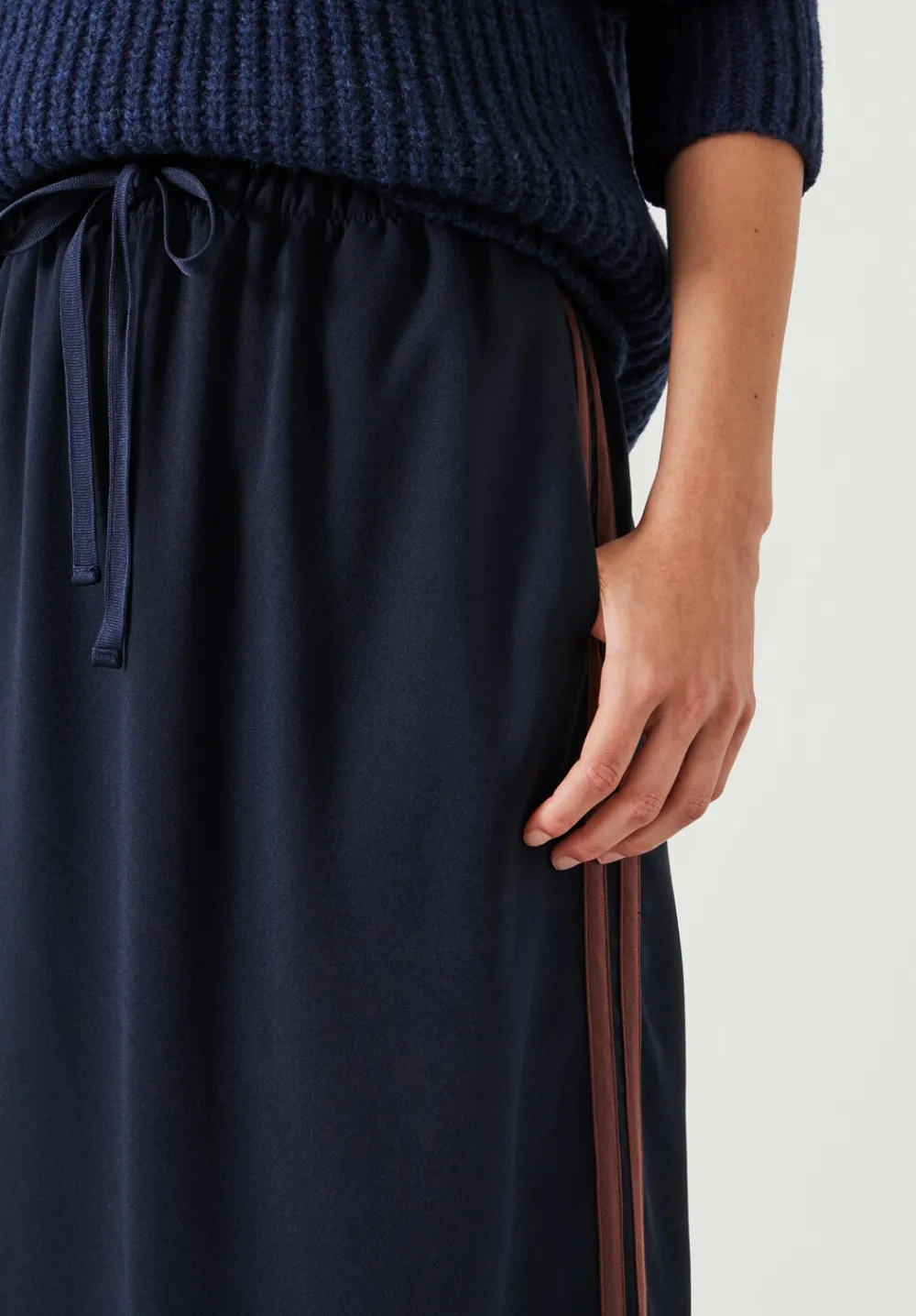 hush Skirts|Petunia Side Stripe Midi Skirt Navy