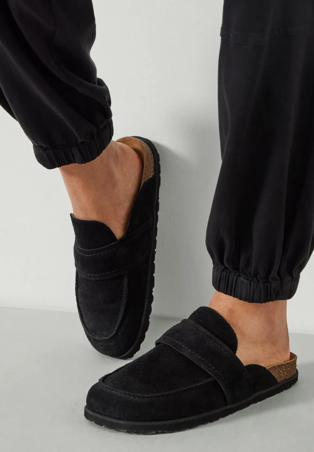 hush Flats|Pia Padded Suede Mules Black