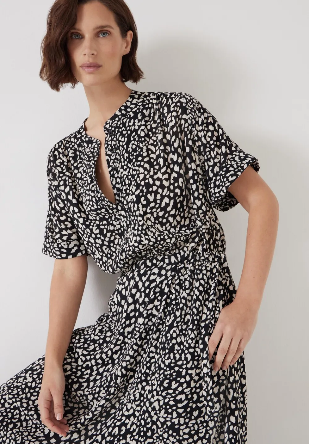 hush Dresses|Printed Short Sleeve Midi Shirt Dress Black and White Leopard