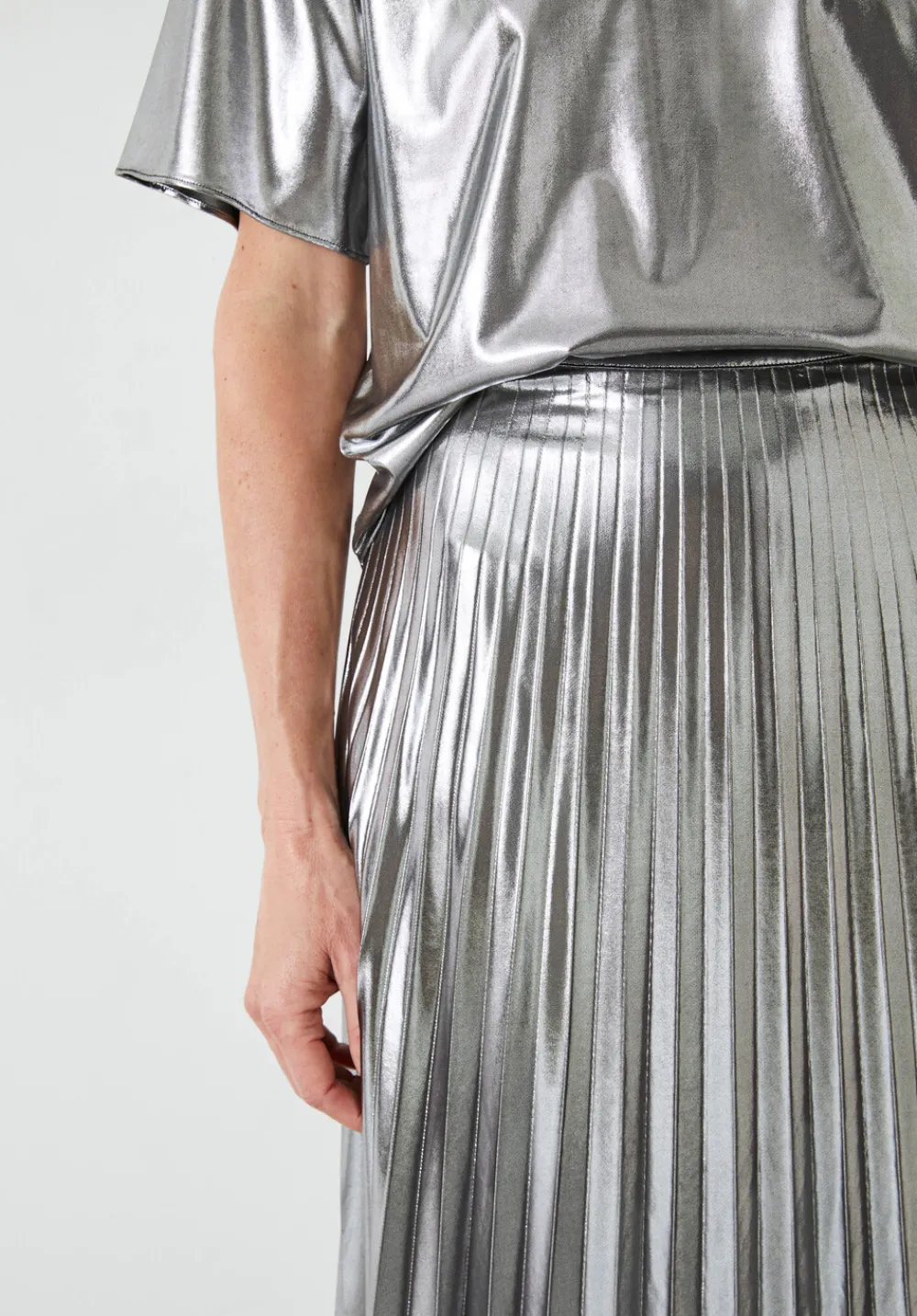 hush Skirts|Raven Pleated Maxi Skirt Liquid Metallic