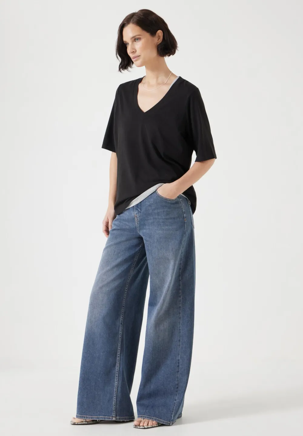 hush Tops & T-Shirts|Reece V Neck Drapey T-Shirt Black