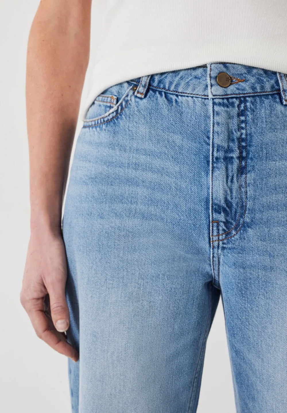 hush Jeans|Remy Straight Slouch Jeans Light Authentic Blue