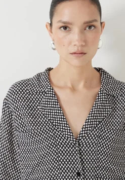 hush Tops & T-Shirts|Shirts & Blouses|Revere Collar Short Sleeve Shirt Triangles Black