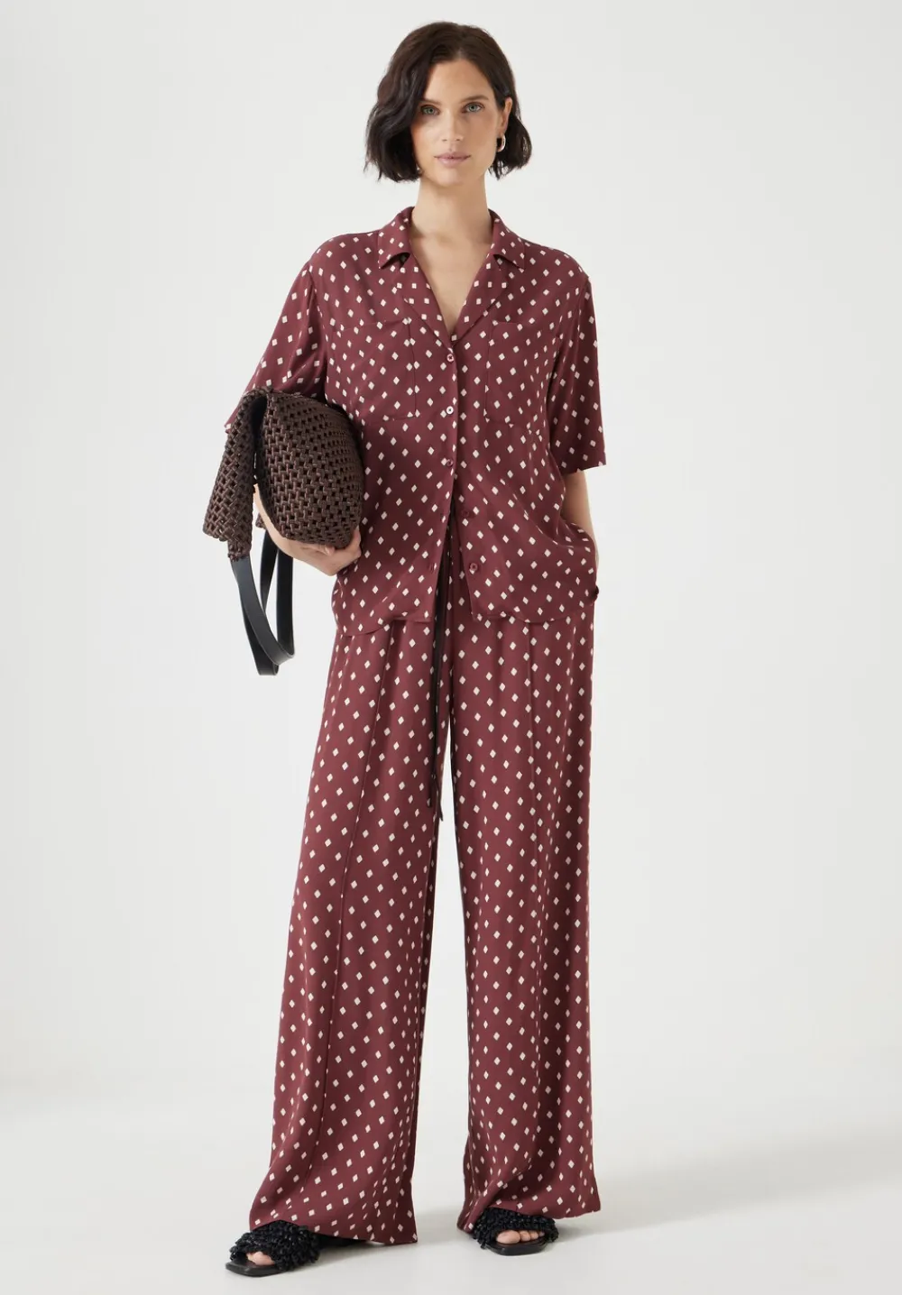 hush Tops & T-Shirts|Shirts & Blouses|Revere Collar Short Sleeve Shirt Dark Red Diamond