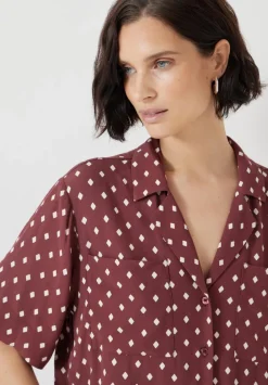 hush Tops & T-Shirts|Shirts & Blouses|Revere Collar Short Sleeve Shirt Dark Red Diamond
