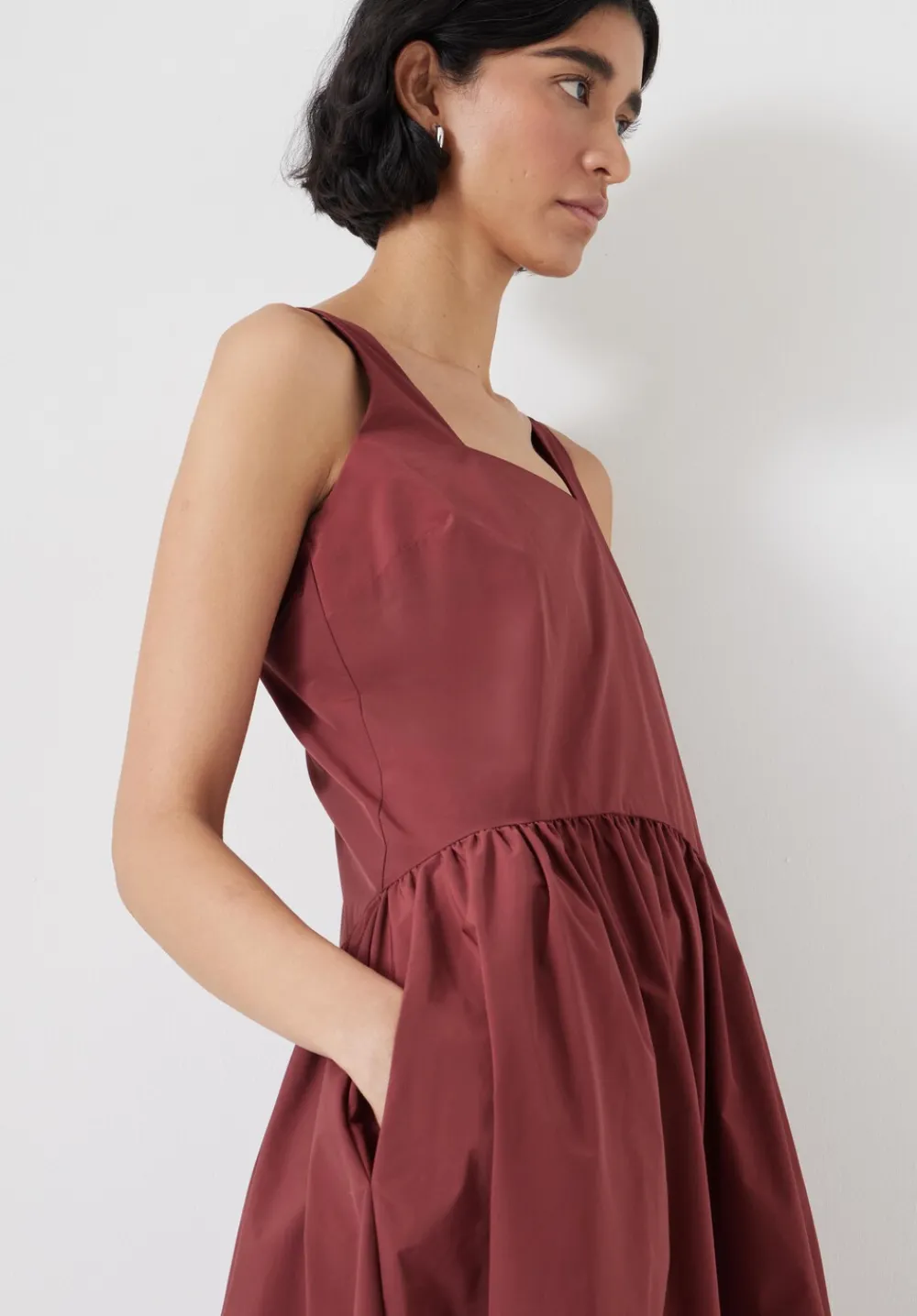 hush Dresses|Romi Technical Sleeveless Midi Ballerina Dress Port Red