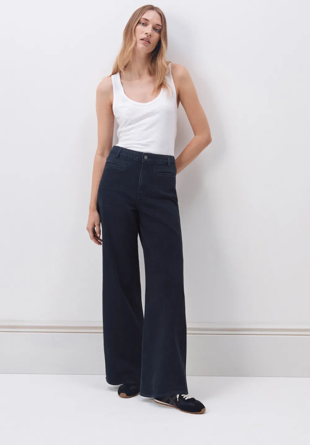 hush Jeans|Rowan Welt Pocket Flared Jeans Washed Black