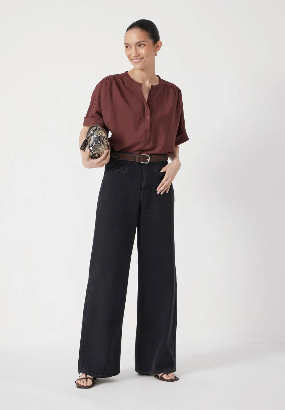 hush Jeans|Rowan Welt Pocket Flared Jeans Washed Black