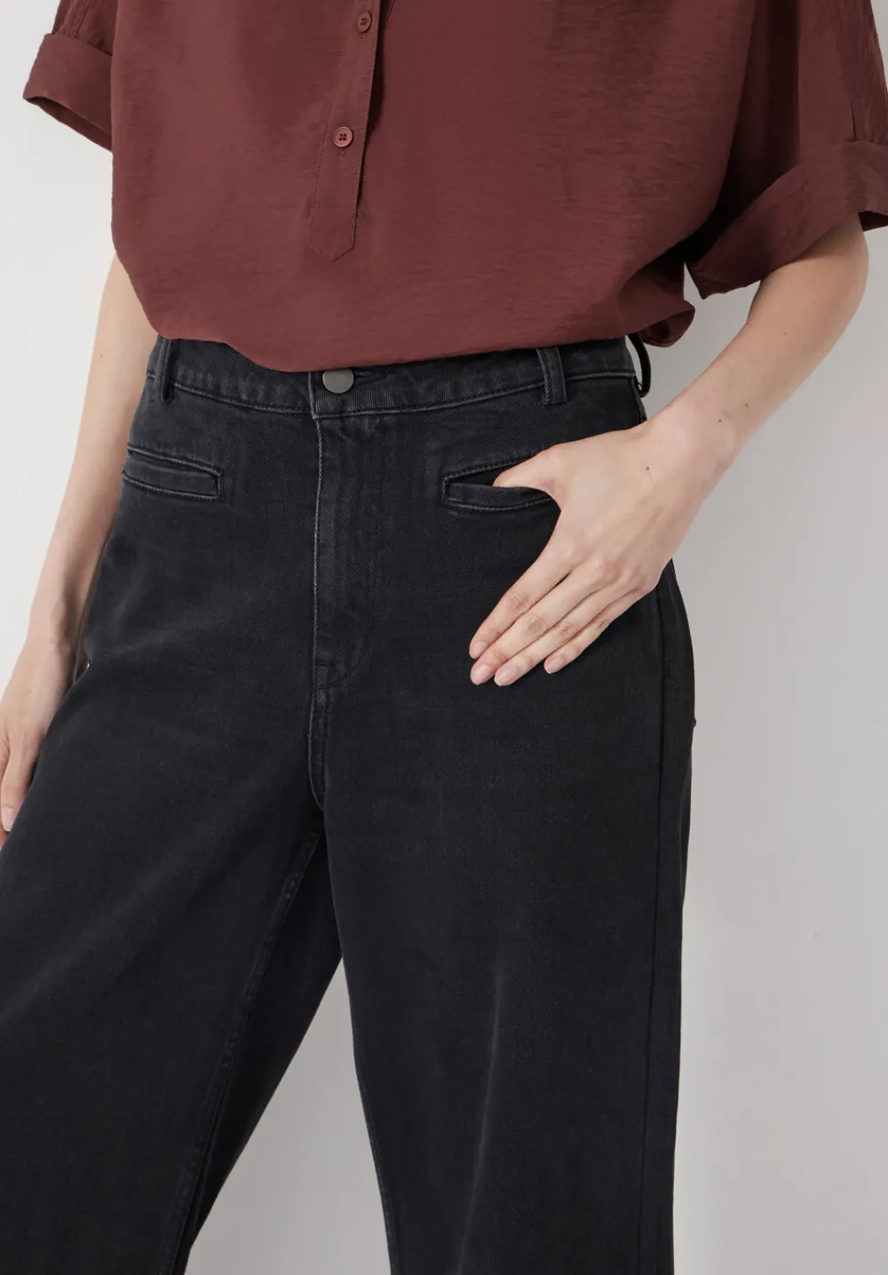 hush Jeans|Rowan Welt Pocket Flared Jeans Washed Black