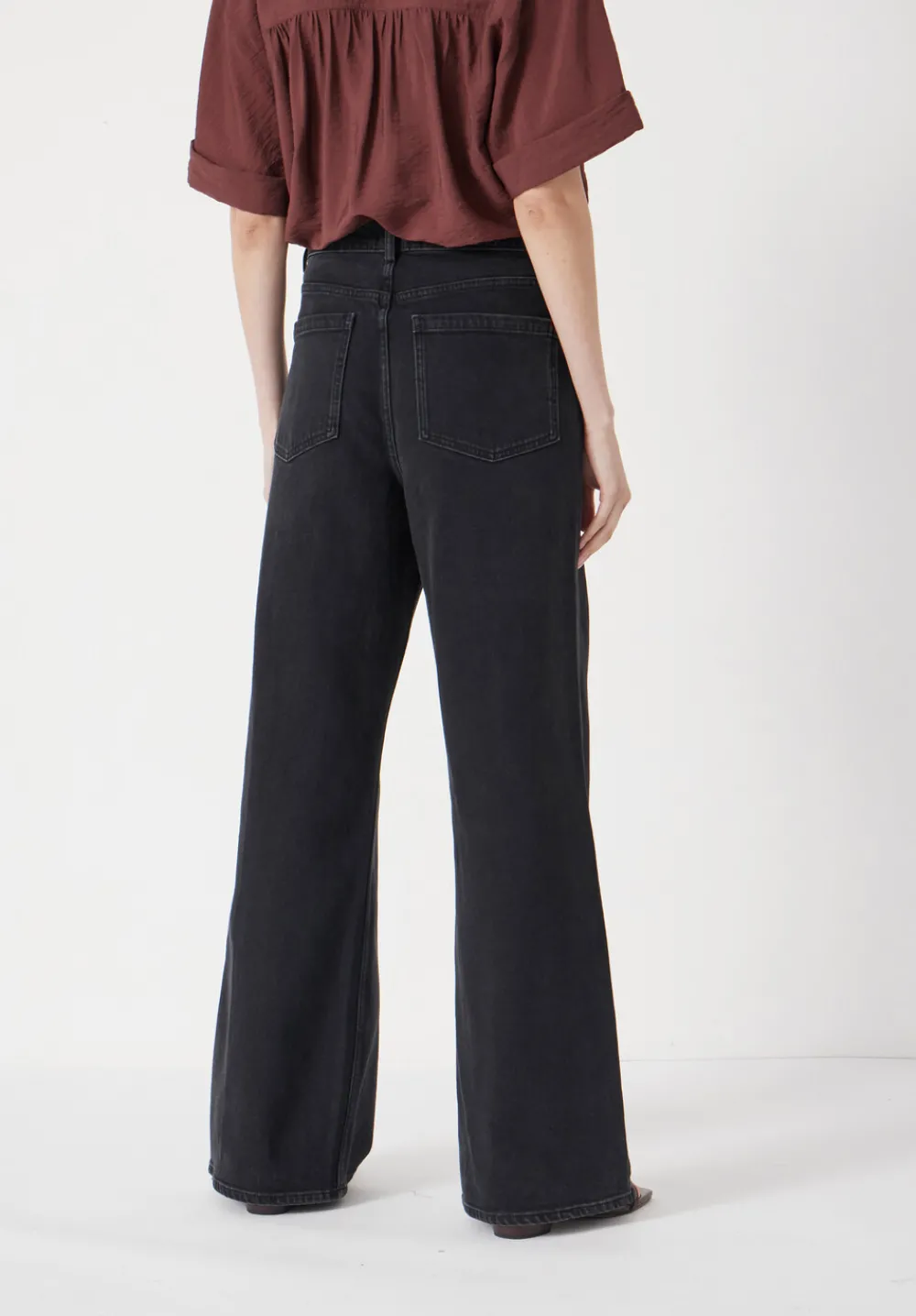 hush Jeans|Rowan Welt Pocket Flared Jeans Washed Black