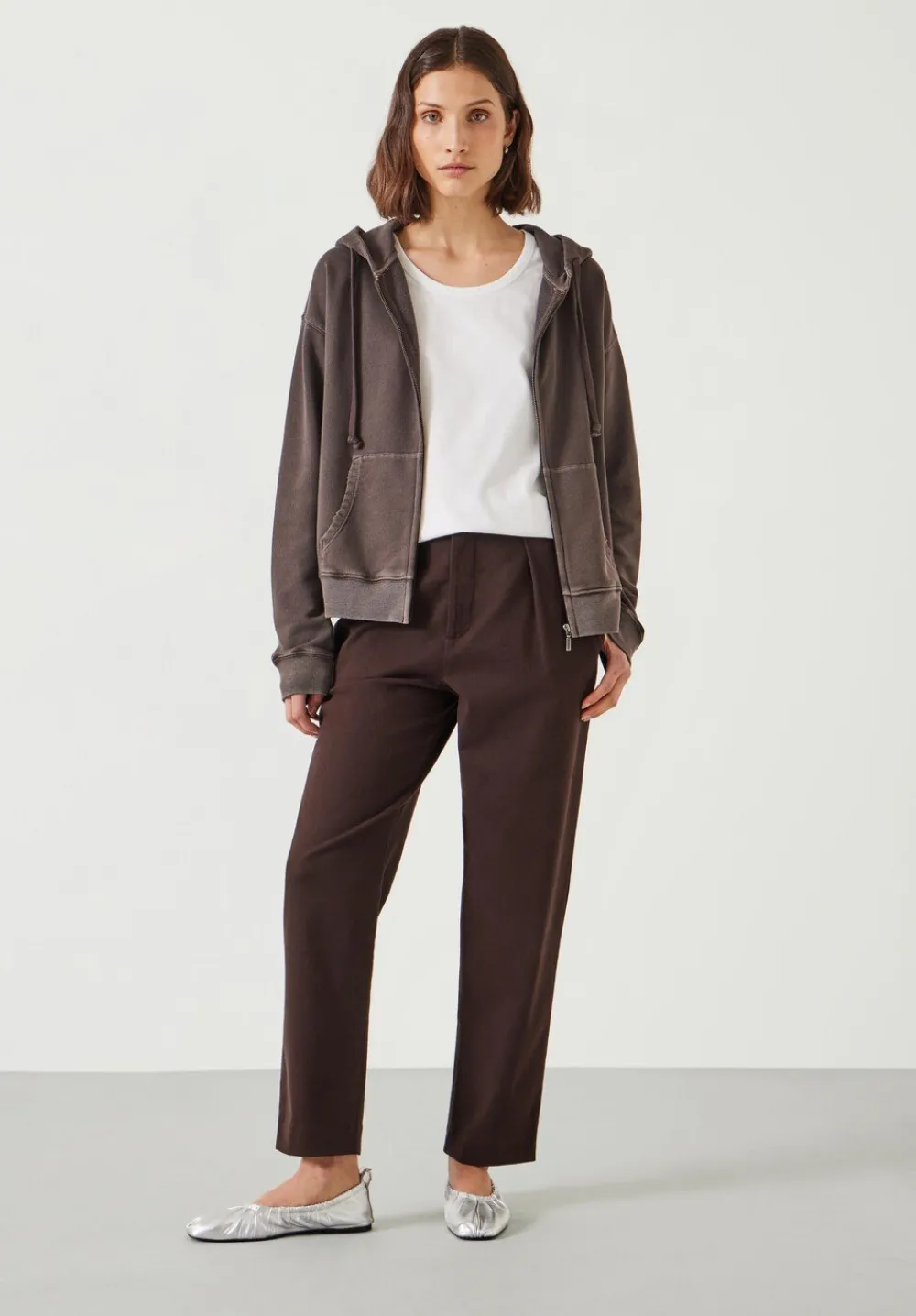 hush Trousers|Ruby Cotton Pleat Trousers Chocolate