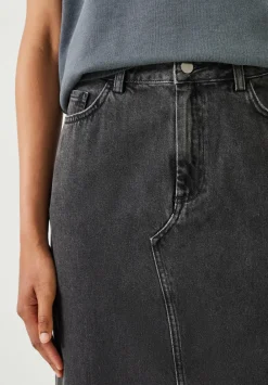 hush Skirts|Rylie Denim Maxi Skirt Washed Black