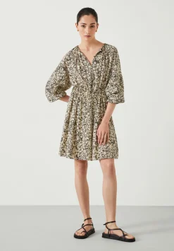 hush Dresses|Sara Gathered Mini Dress Silhouette Floral Neutral