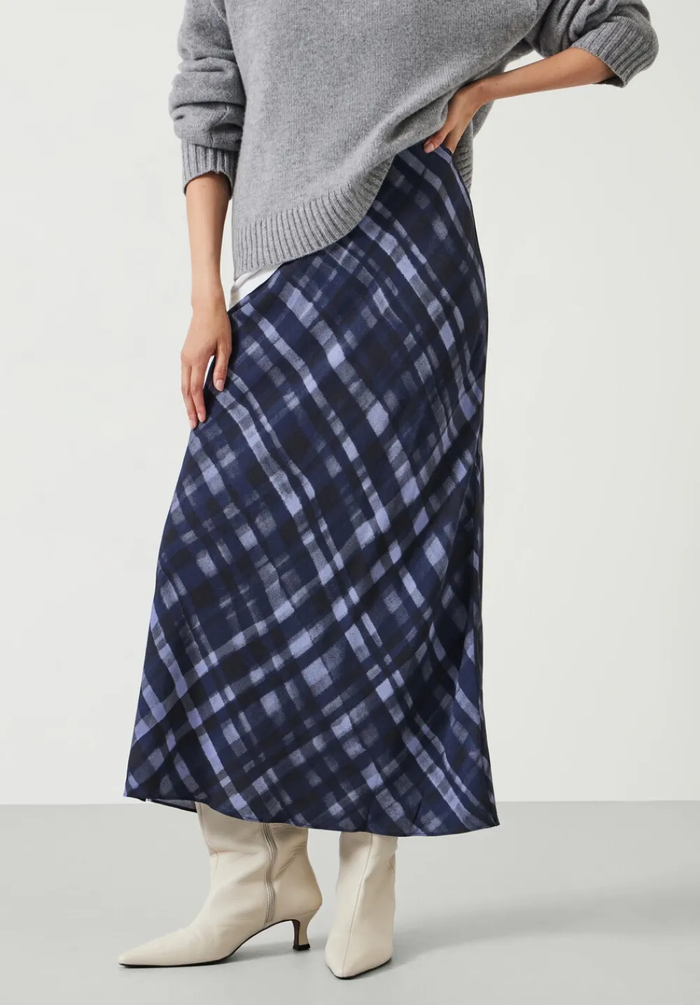 hush Skirts|Simone Crepe Midi Skirt Painted Check Navy